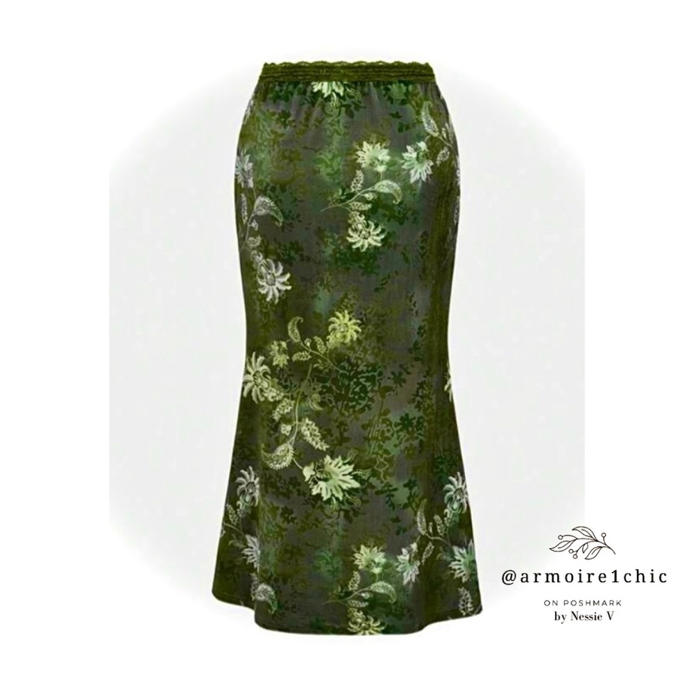 FLORAL A-LINE SHIMMER SKIRT | Shimmery Floral A-line Skirt | Women’s Size 6